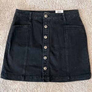 NWT Style & co 10P black denim mid rise skirt. Button front front & back pockets